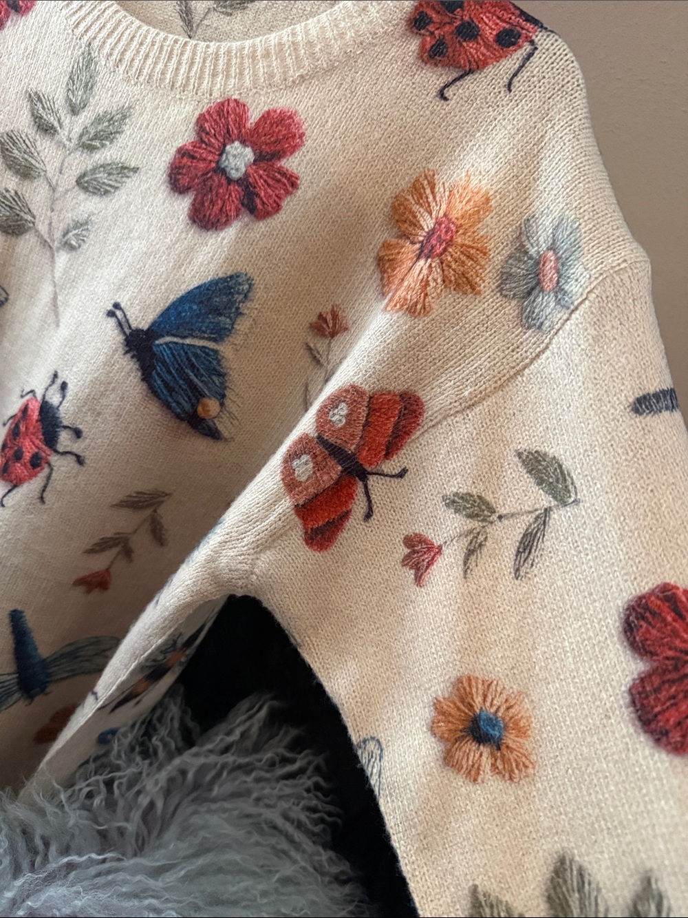 Crewneck Sweater with Floral & Insect Motifs Cream Color with ribbing